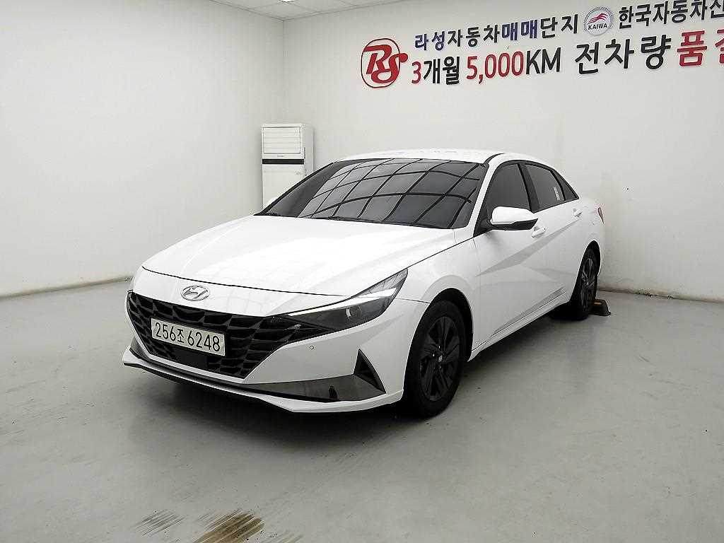 HYUNDAI Avante - Vista 2