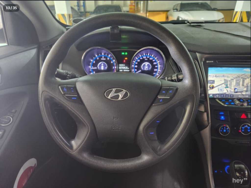 HYUNDAI Sonata - Vista 9