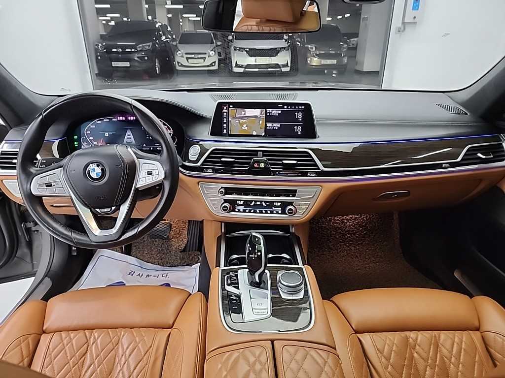 BMW 7 Series - Vista 9