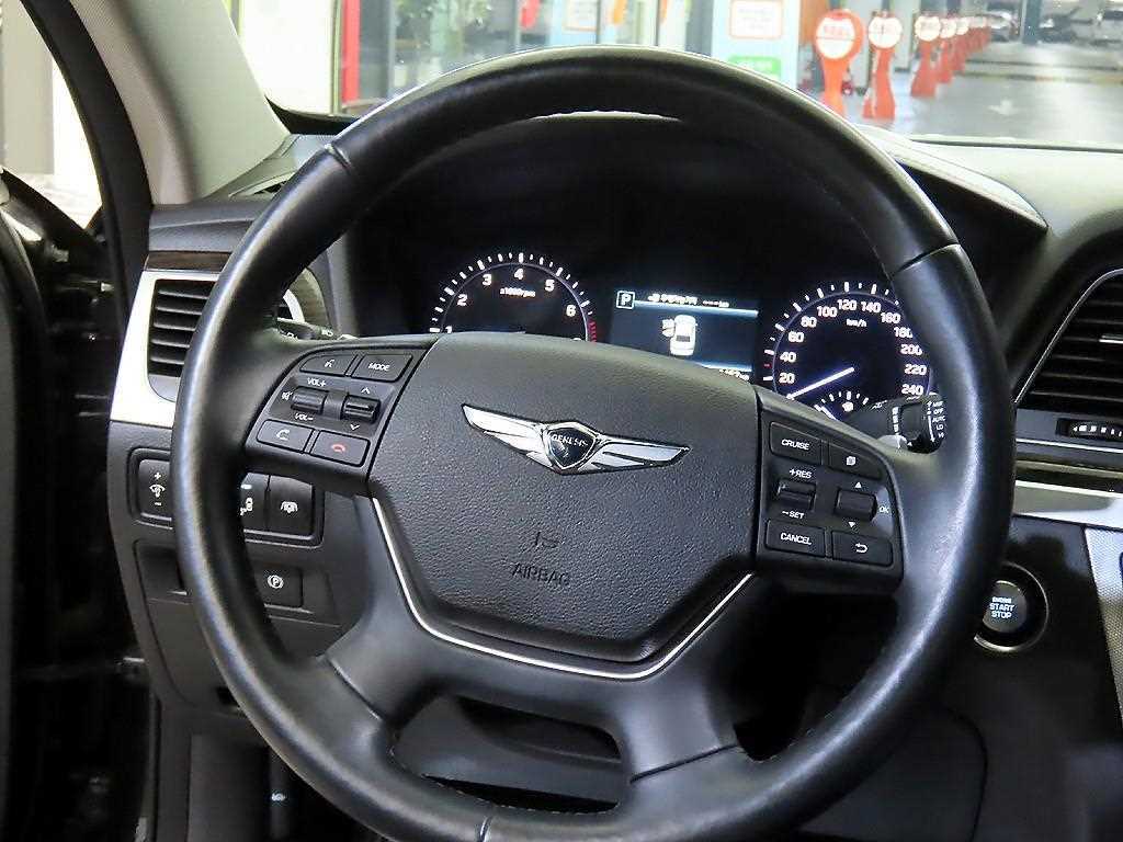 Genesis G80 - Vista 10