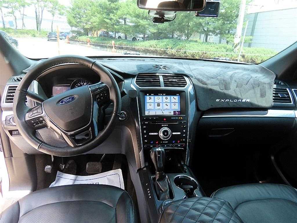 Ford Explorer - Vista 9