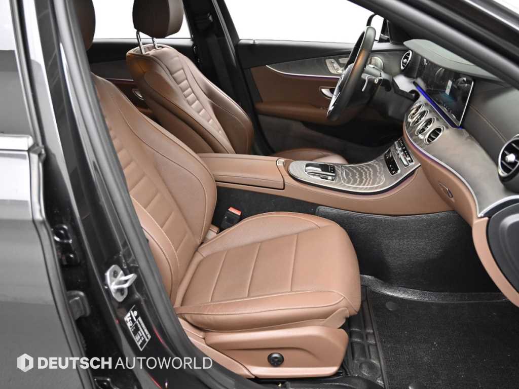 Mercedes Benz E class - Vista 12