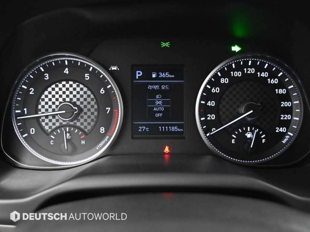 HYUNDAI Avante - Vista 10