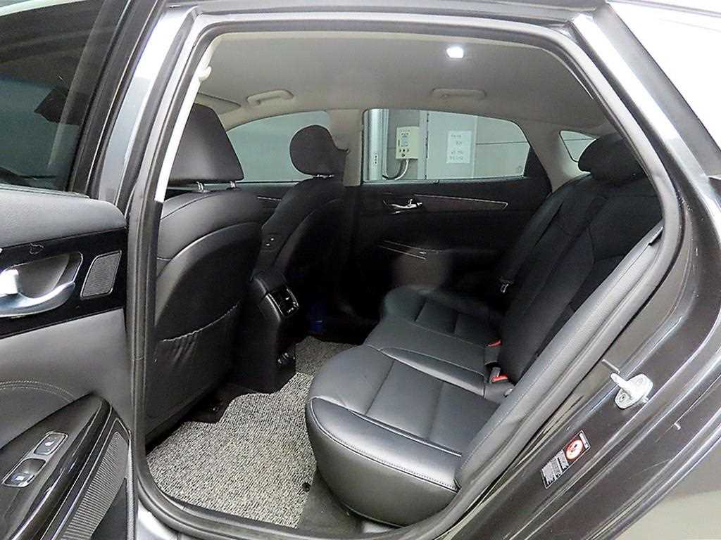 KIA K7 - Vista 8