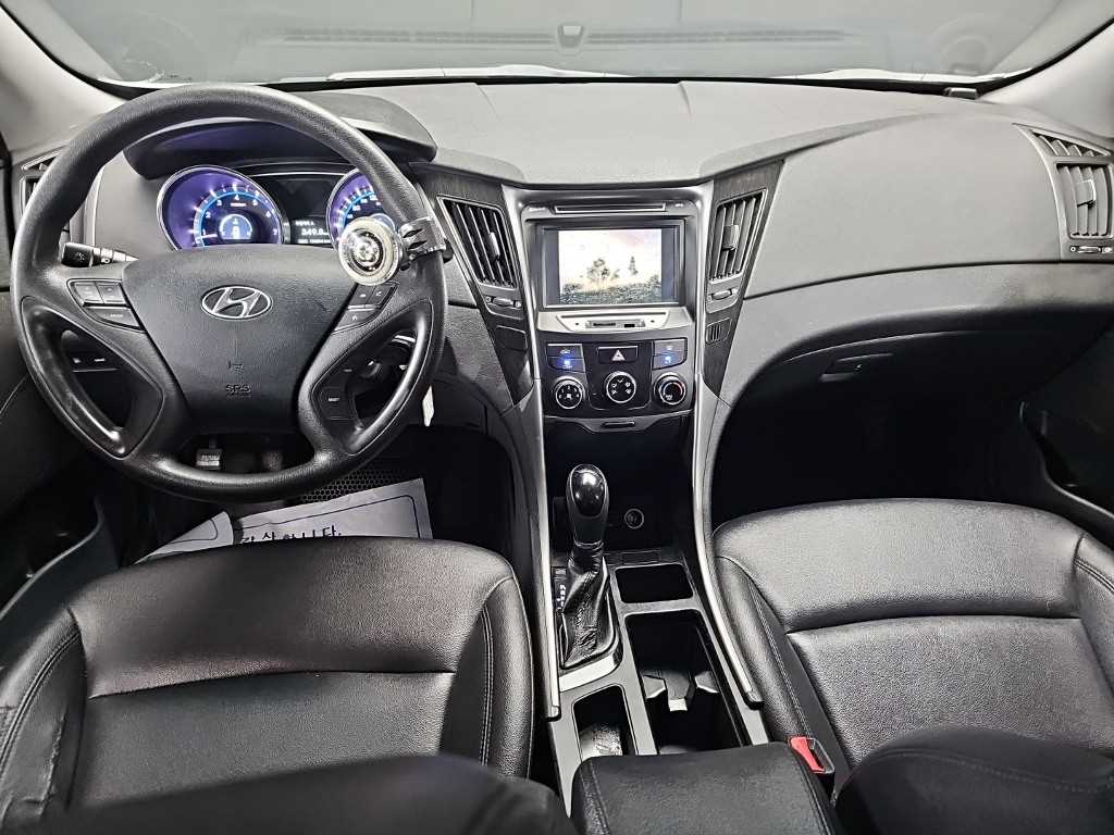 HYUNDAI Sonata - Vista 9