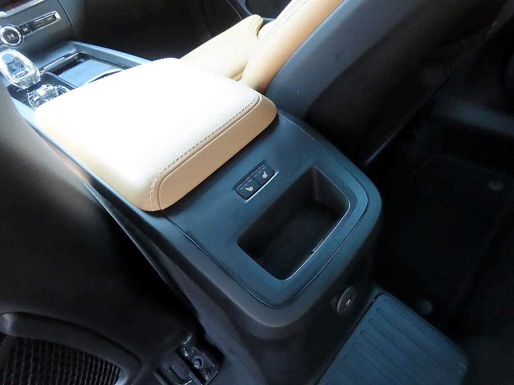 Volvo XC60 2021 Blanco - Importación desde Corea - HF Imports Iquique - Foto 17