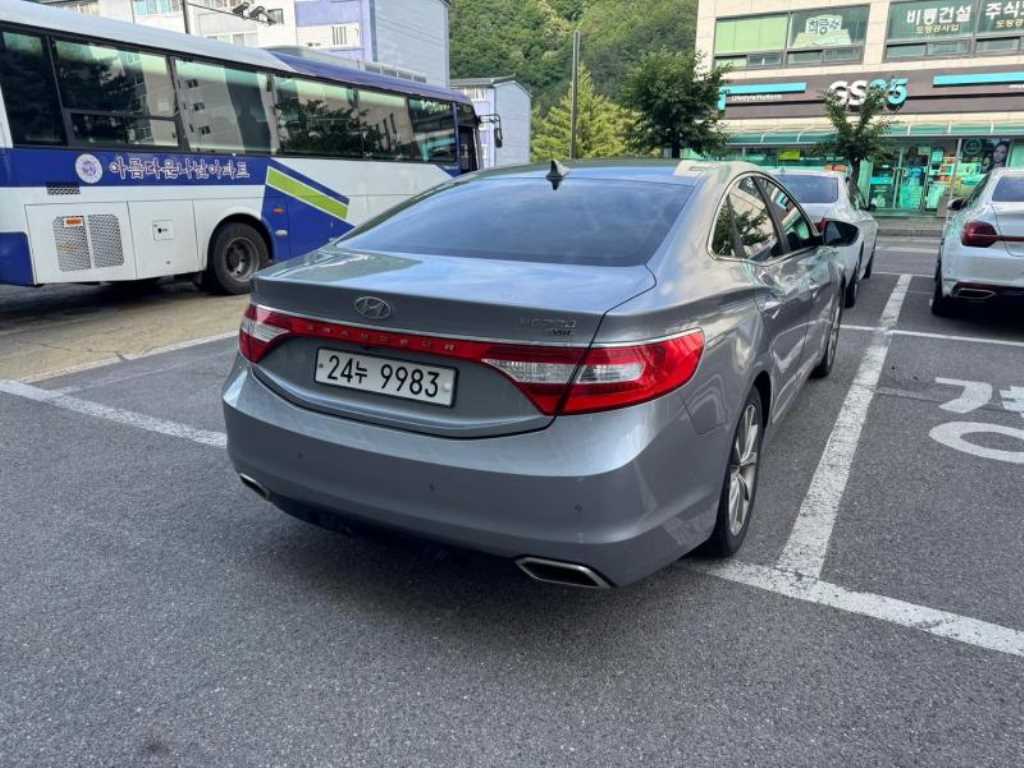 HYUNDAI Grandeur - Vista 6