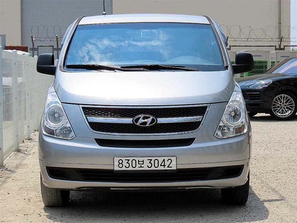 HYUNDAI Starex 2015 Gris - Importación desde Corea - HF Imports Iquique - Foto 1