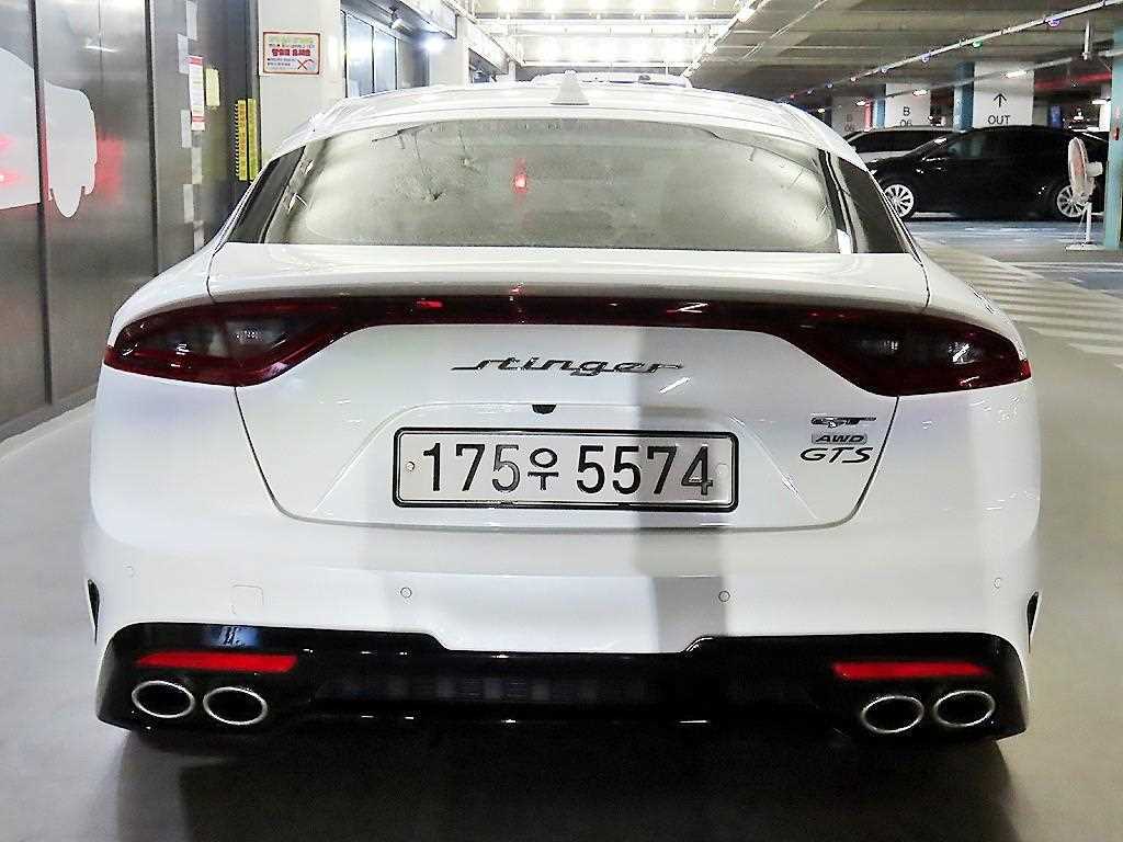 KIA Stinger - Vista 7