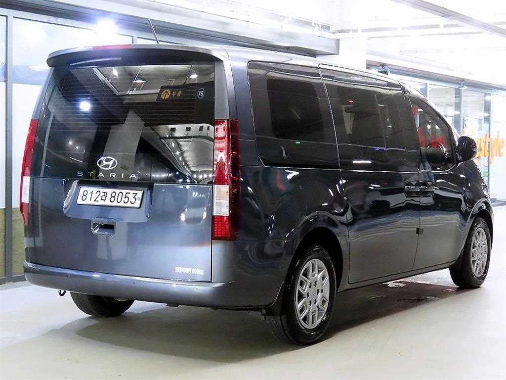 HYUNDAI Staria - Vista 6