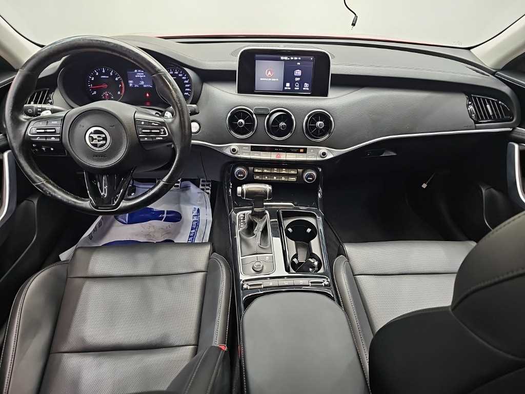 KIA Stinger - Vista 9