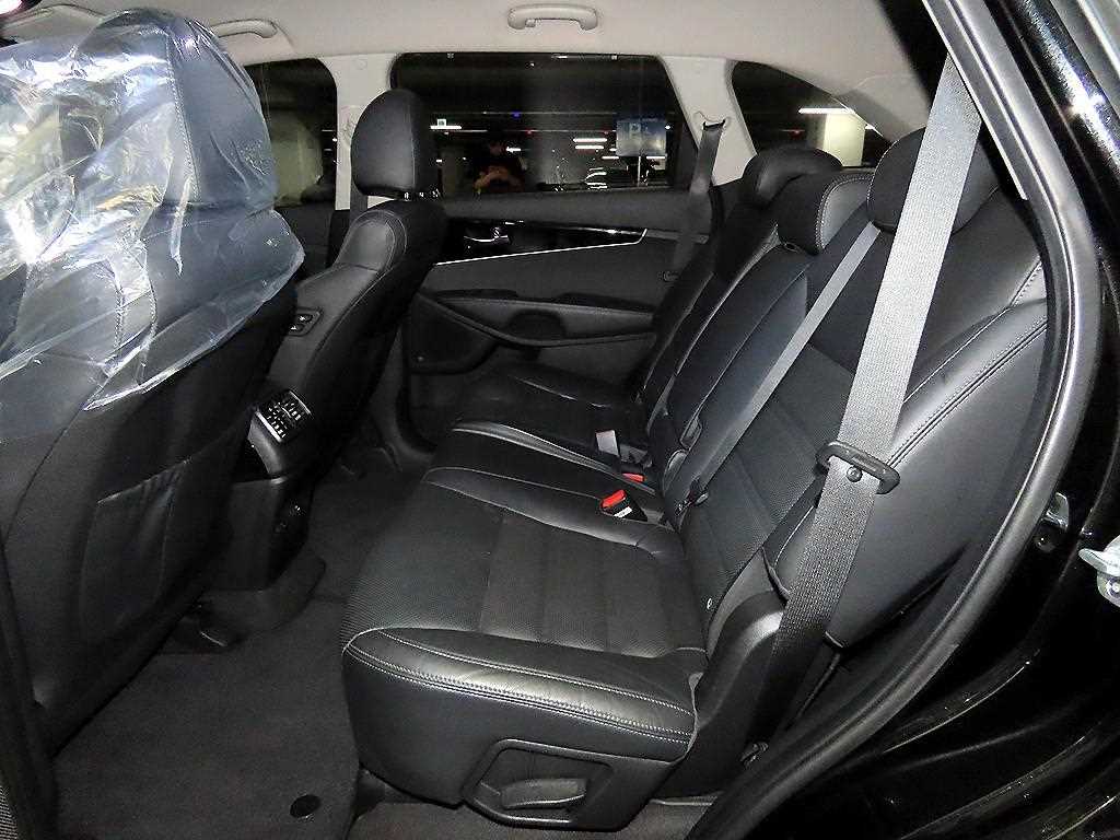 KIA Sorento - Vista 9