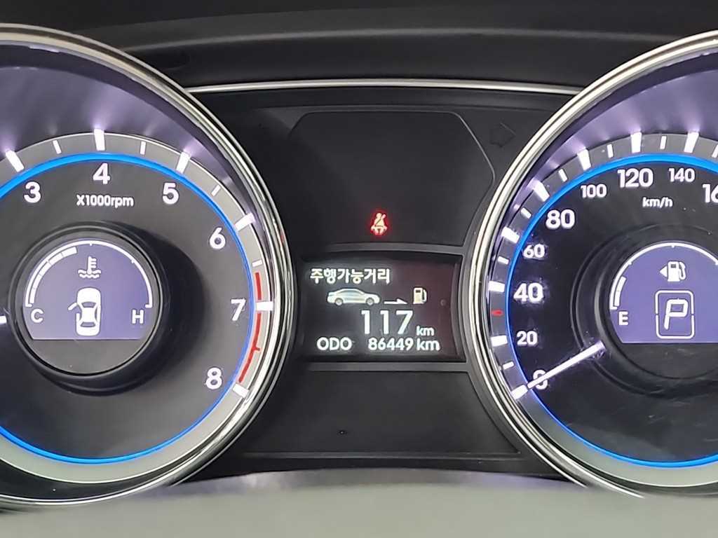 HYUNDAI Sonata - Vista 9