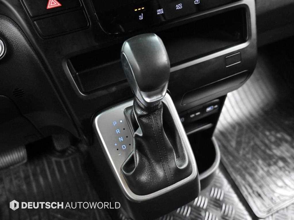 HYUNDAI Staria - Vista 11