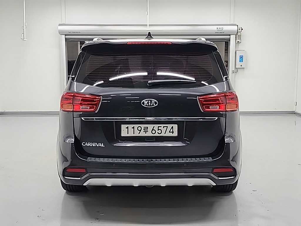 KIA Carnival - Vista 3