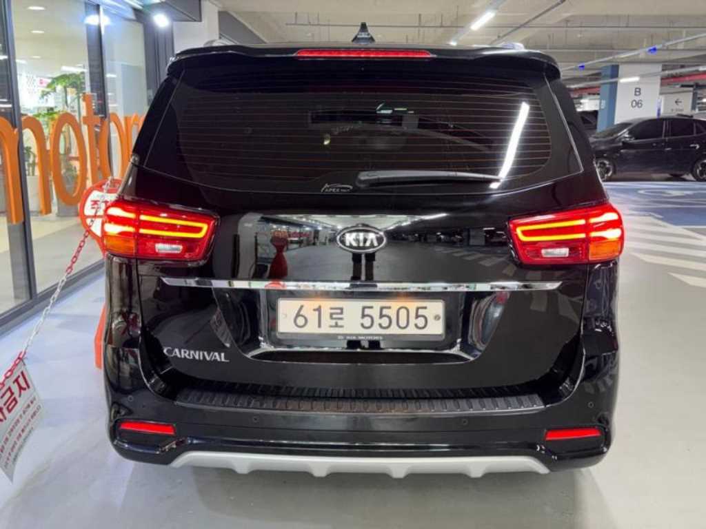 KIA Carnival - Vista 7