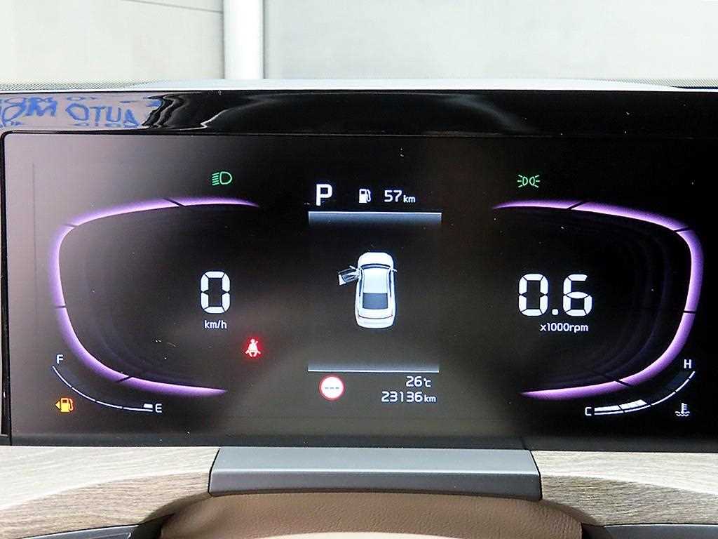 KIA K8 - Vista 10