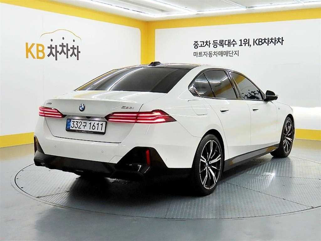 BMW 5 Series - Vista 3