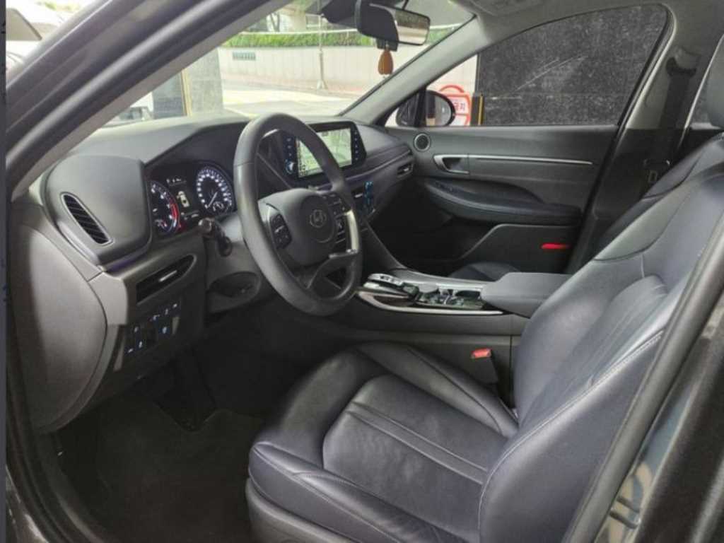 HYUNDAI Sonata - Vista 8