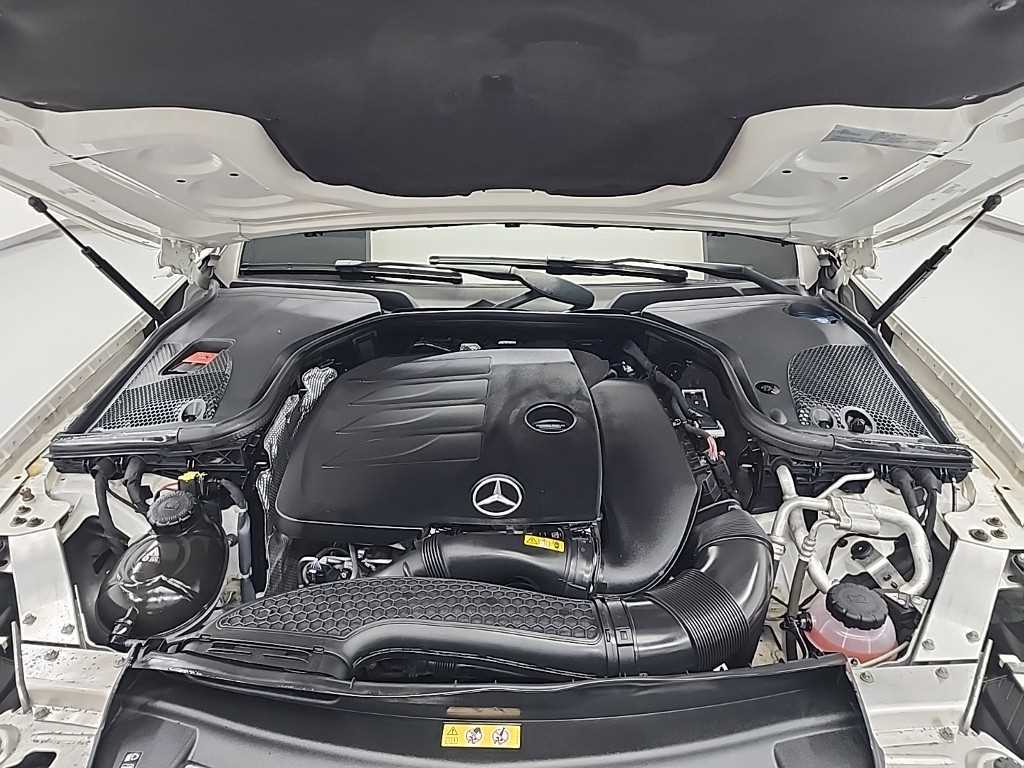 Mercedes Benz E class - Vista 7
