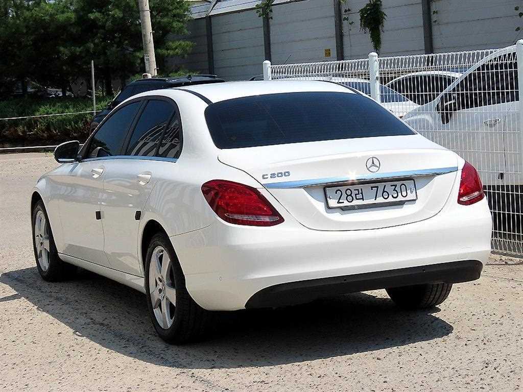 Mercedes Benz C Class - Vista 3