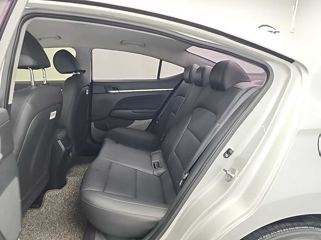 HYUNDAI Avante 2019 Plateado - Importación desde Corea - HF Imports Iquique - Foto 14