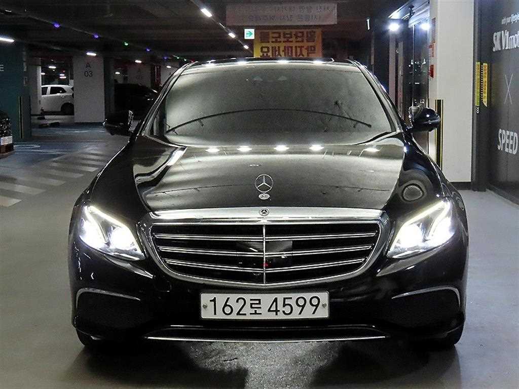 Mercedes Benz E class - Vista 2