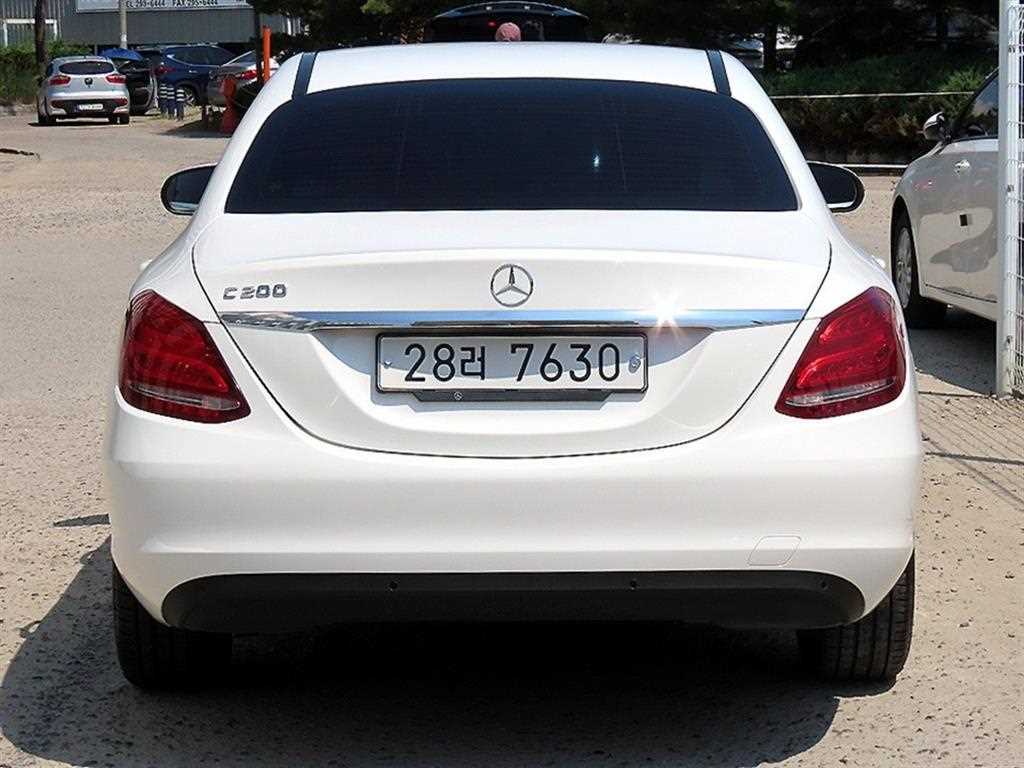 Mercedes Benz C Class - Vista 6