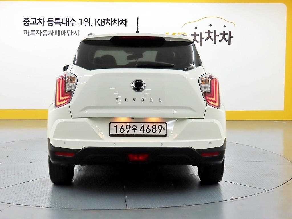 Ssangyong Tivoli - Vista 3