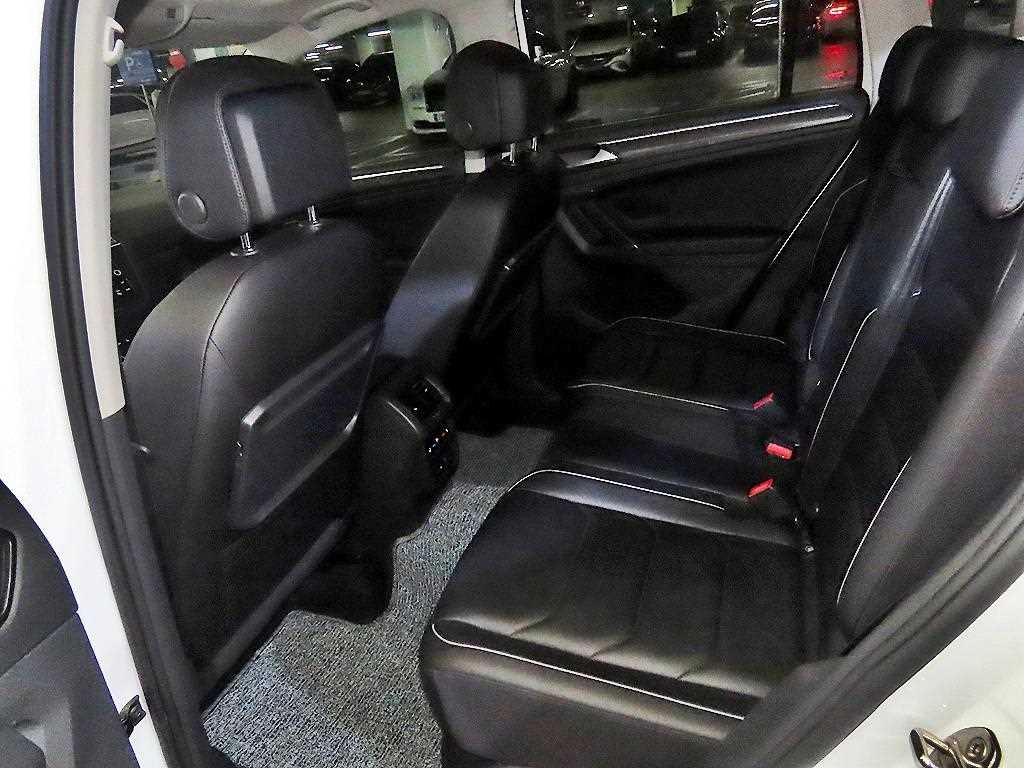Volkswagen Tiguan - Vista 9