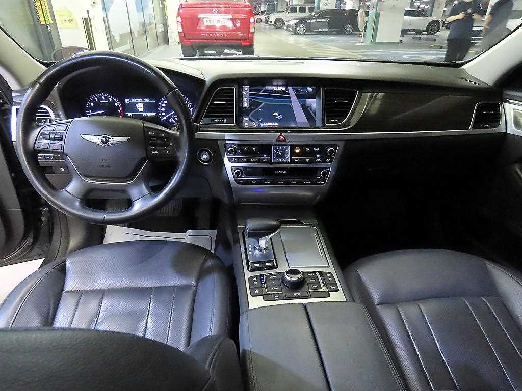Genesis G80 - Vista 12