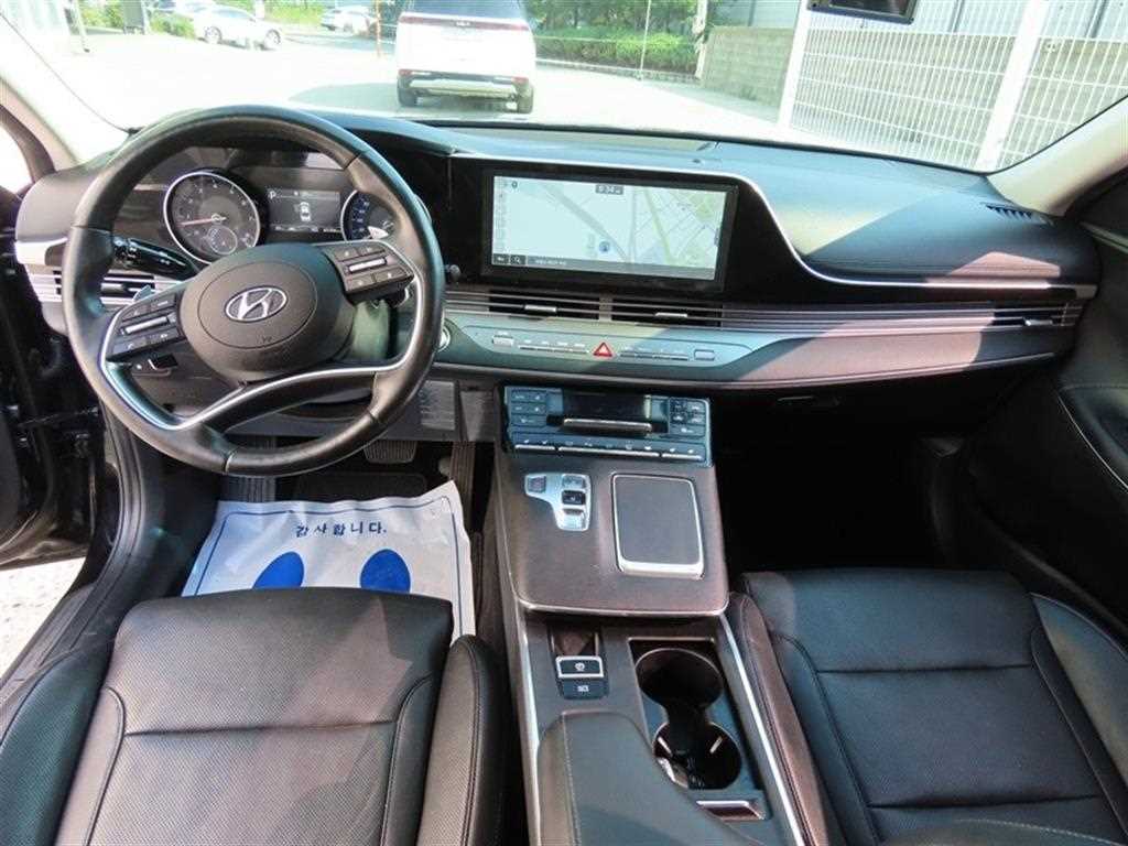 HYUNDAI Grandeur - Vista 10