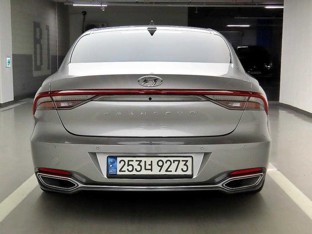 HYUNDAI Grandeur - Vista 3