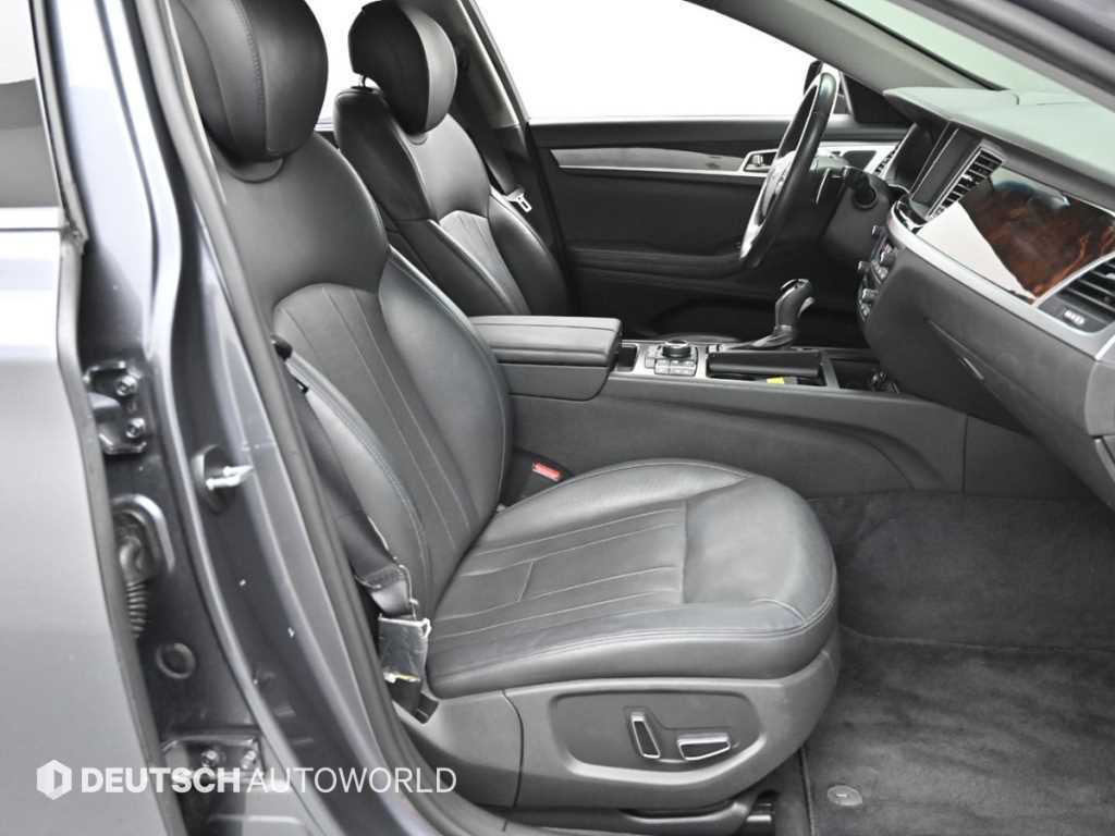 HYUNDAI Genesis - Vista 12
