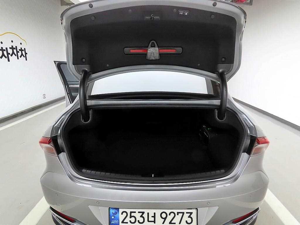 HYUNDAI Grandeur - Vista 7