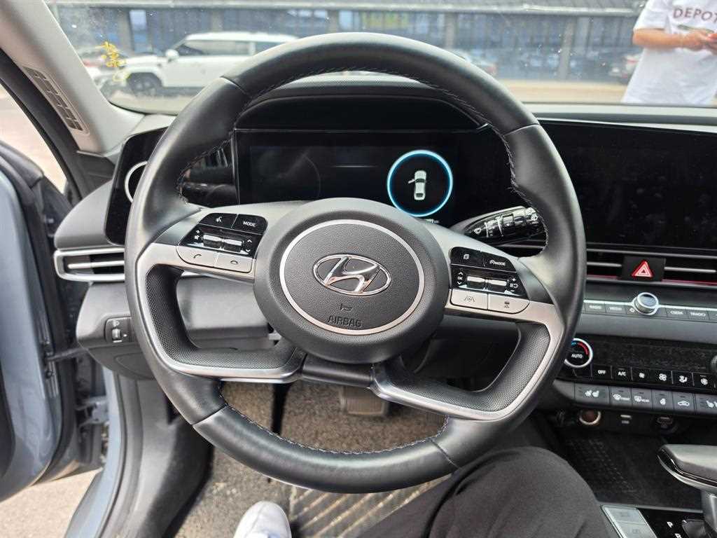 HYUNDAI Avante - Vista 11