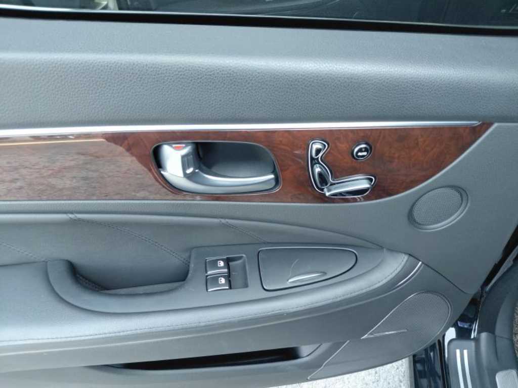 HYUNDAI Equus 2014 Negro - Importación desde Corea - HF Imports Iquique - Foto 18