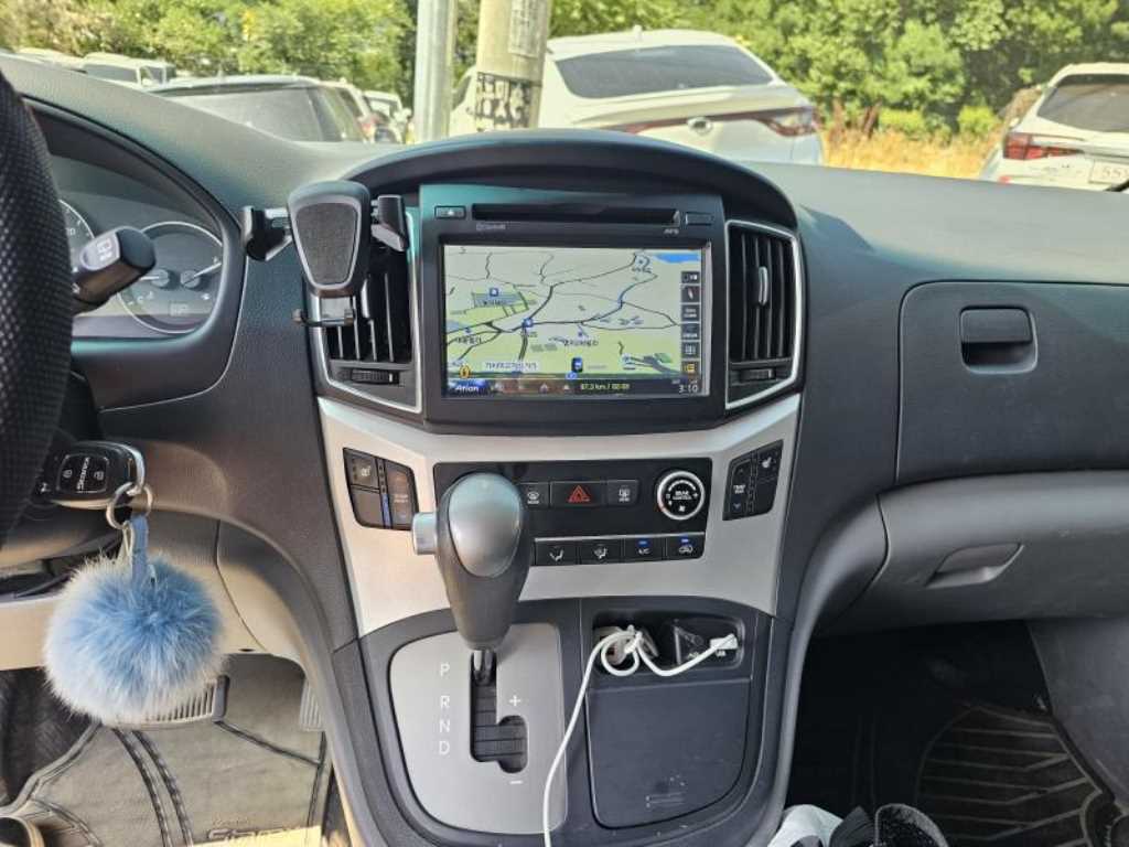 HYUNDAI Starex - Vista 11