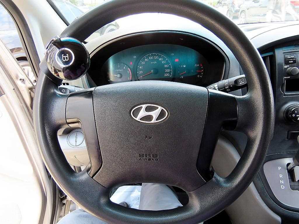 HYUNDAI Starex - Vista 10