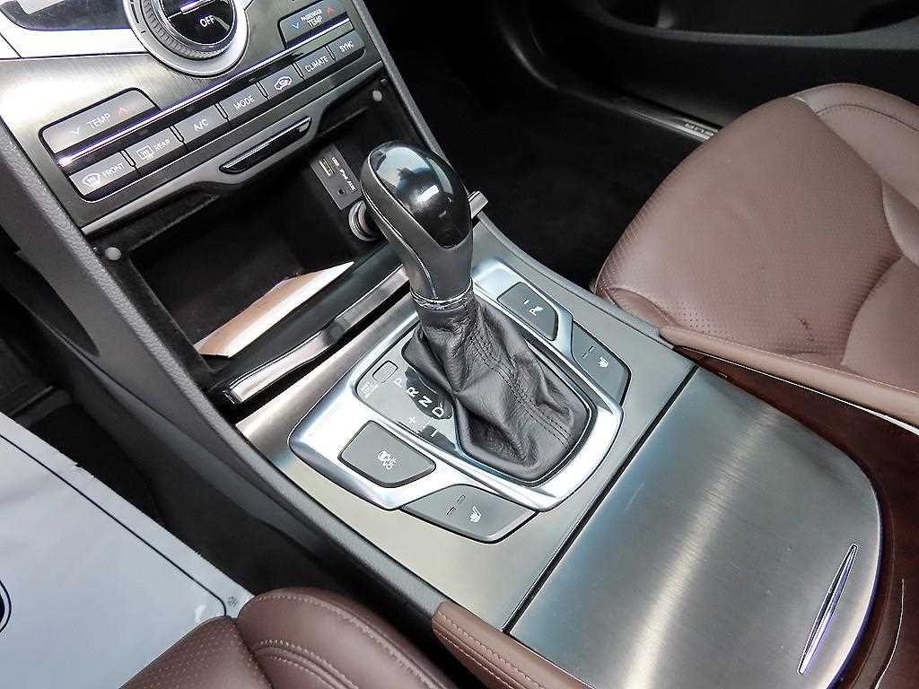 HYUNDAI Grandeur - Vista 10