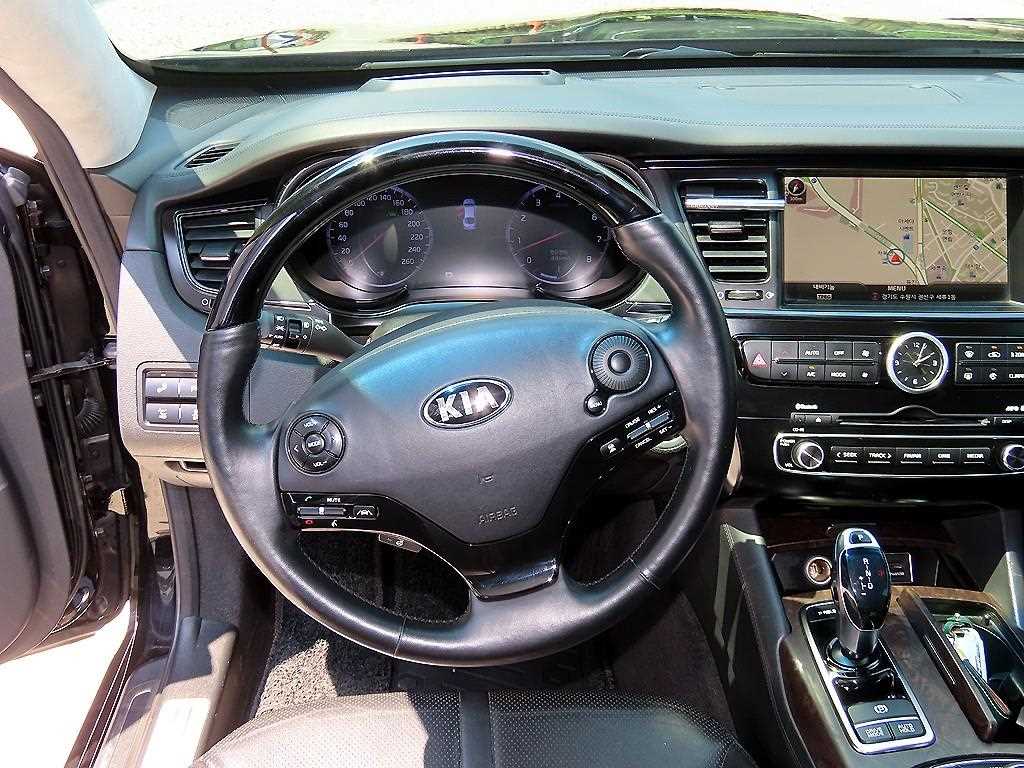 KIA K9 - Vista 10
