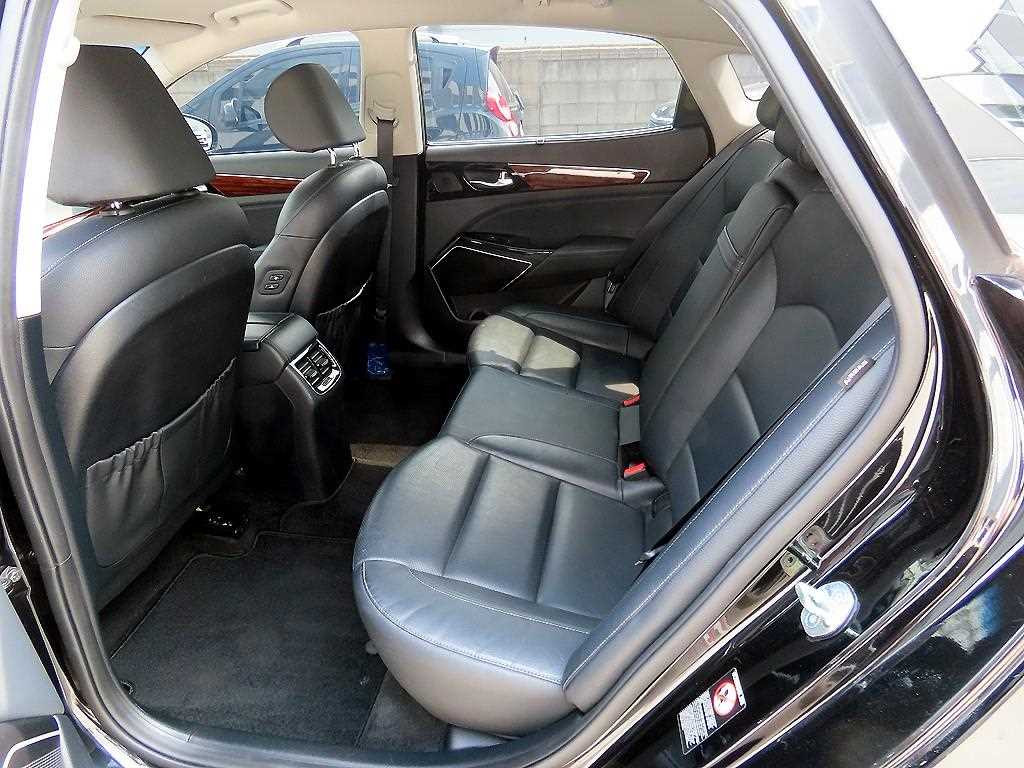 KIA K7 - Vista 8