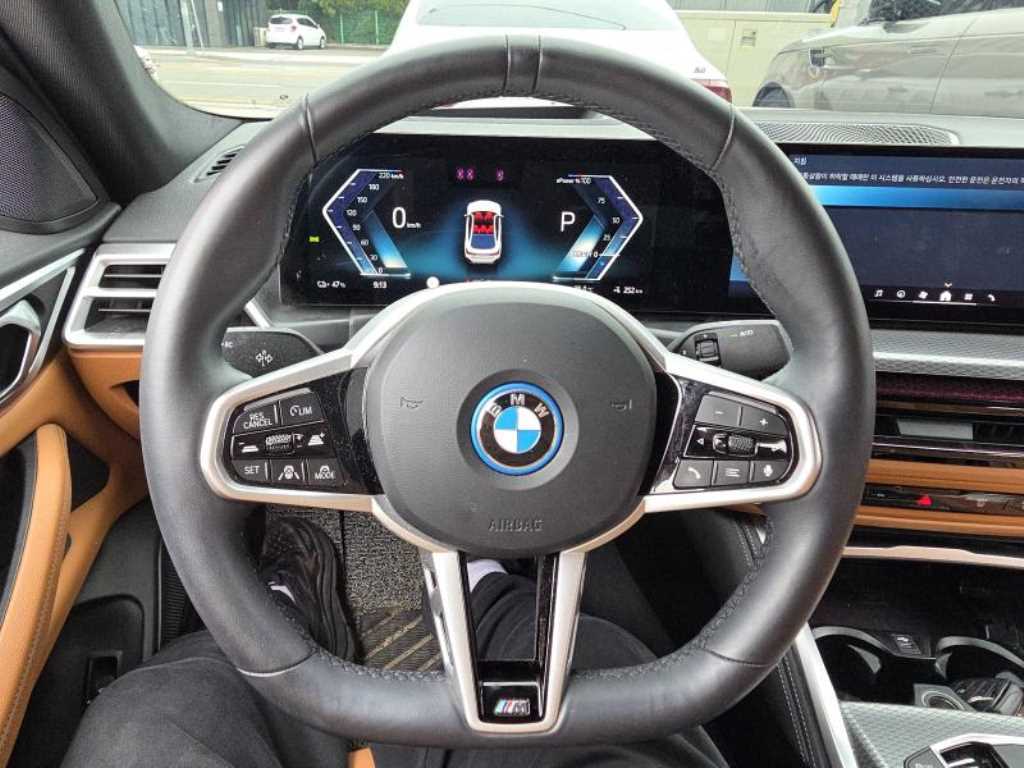 BMW i4 - Vista 7