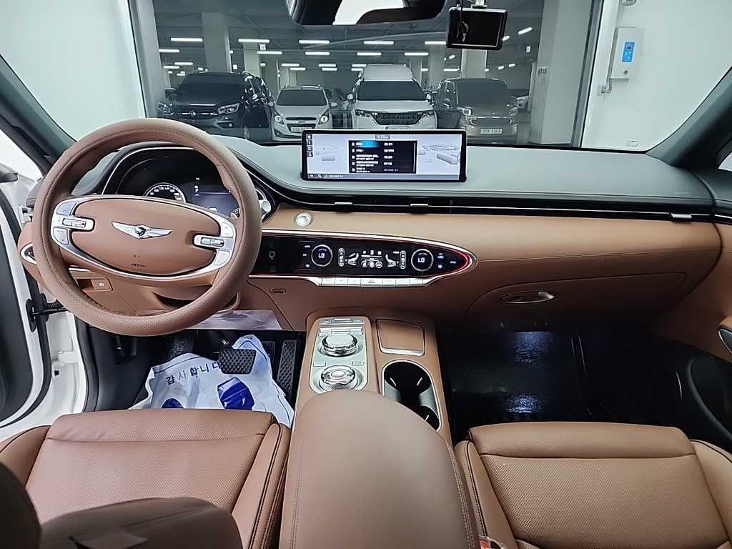 Genesis GV70 - Vista 9