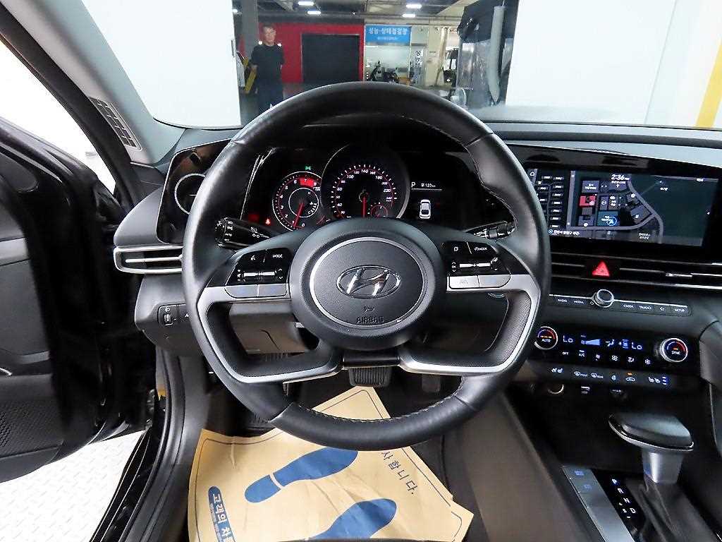 HYUNDAI Avante - Vista 11
