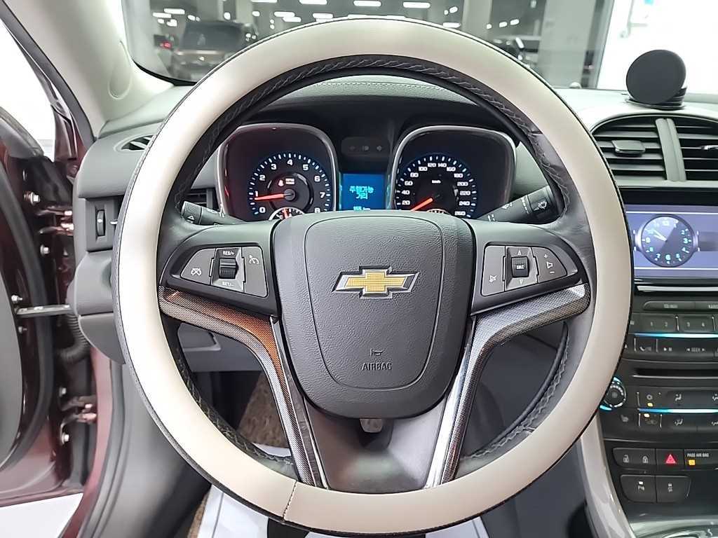 Chevrolet Malibu - Vista 11