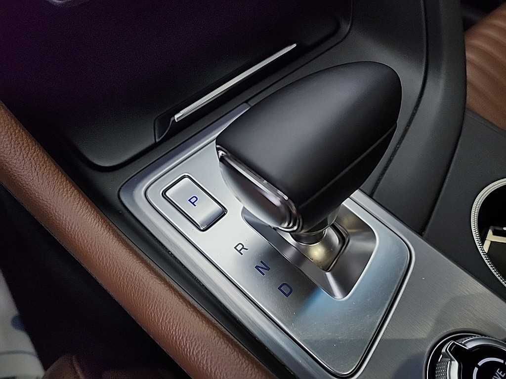 Genesis G70 - Vista 10
