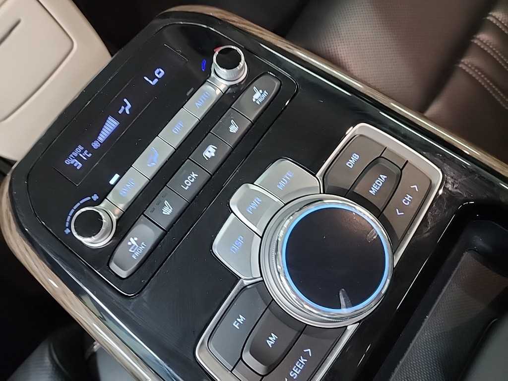 Genesis G90 2019 Negro - Importación desde Corea - HF Imports Iquique - Foto 17