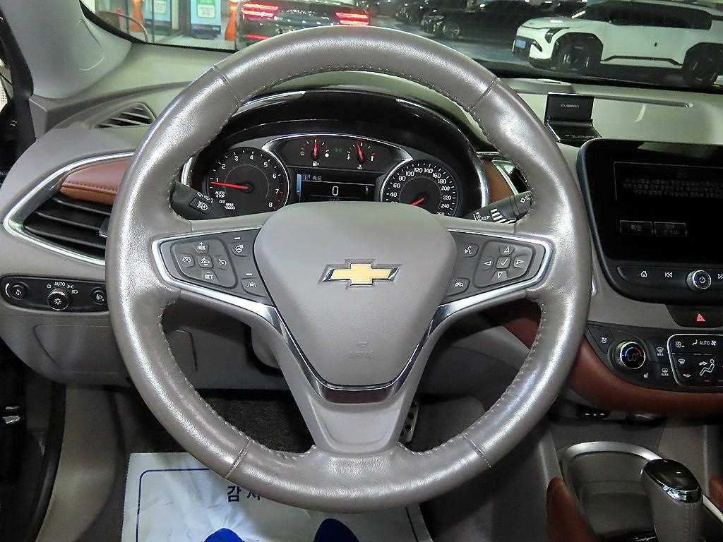 Chevrolet Malibu - Vista 10
