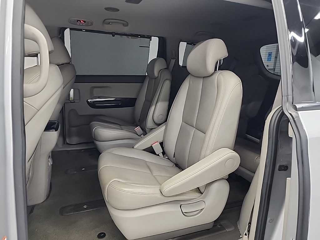 KIA Carnival 2015 Plateado - Importación desde Corea - HF Imports Iquique - Foto 14